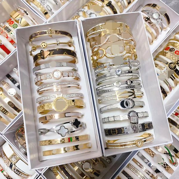 

2023bracelets luxury brand batch mixed wholesale of 5 pieces of mixed goods floor price womens bracelet bangle braclets bangles braclet, Black