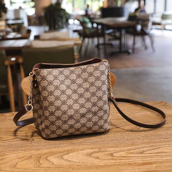 

luxury designer 2023 new ladies bags korean bucket fashionable style red high-capacity women's bag cross-body fashion crossbody handbag