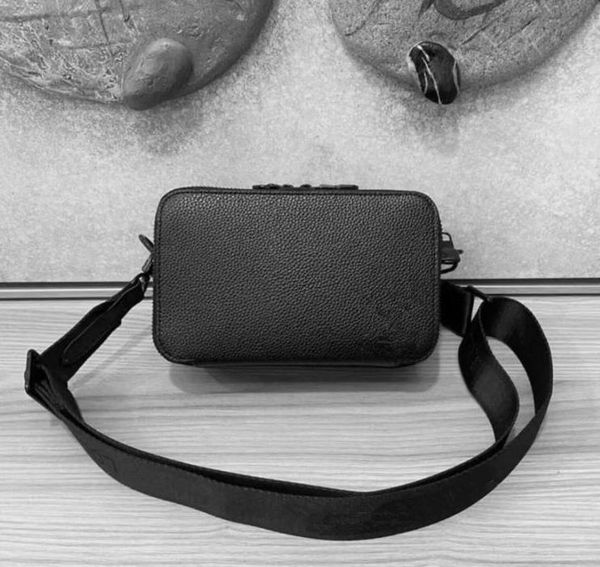 

nm ens and womens fashionable messenger bag leather waist bags shoulder coin purse fashion designer handbag2855
