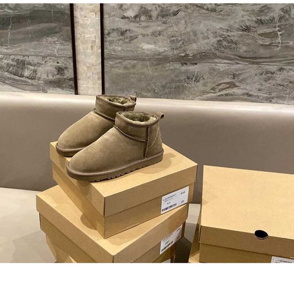 

2024 aus u5854 classical short miniwomen snow boots keep warm boot man womens plush casual warm boots sheepskin suede shoes chestnut, Black