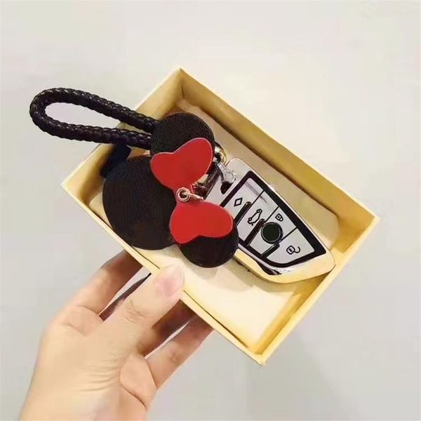 

2021 keychain key chain buckle keychains lovers car handmade leather men women bags pendant accessories 5 color 65221 with box dus247r, Silver