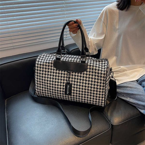 

duffel bags travel duffle bag large capacity women fitness sports bag dry and wet luxury hand luggage bag female designer weekend bag travel