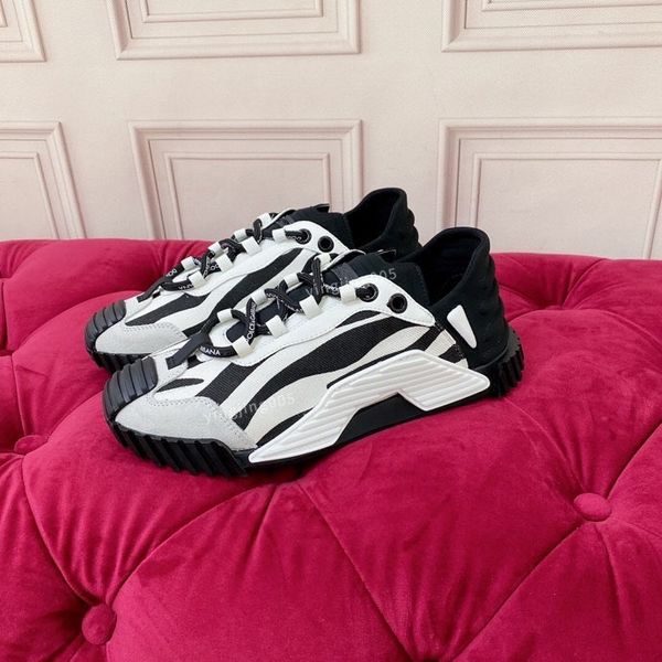 

2023 designer sneakers calfskin casual shoes reflective shoes vintage suede leather trainers all-match stylist sneaker patchwork leisure sho, Black