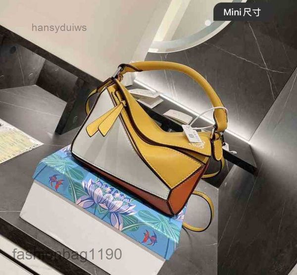 

brand portable single woman 2023 bag geometric loews women cow leather shoulder bags high-capacity designer mini handbags leather se4f
