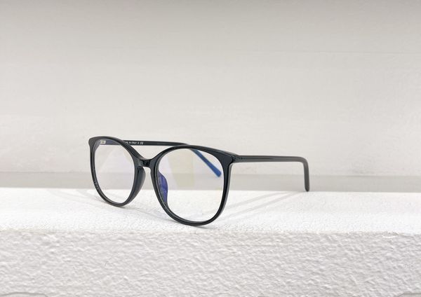 

womens eyeglasses frame clear lens men sun gasses fashion style protects eyes uv400 with case 3282, Silver