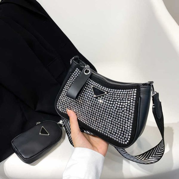 

2023 luxury women's bright diamond hand new niche casual temperament wide shoulder strap diagonal women's small baghigh