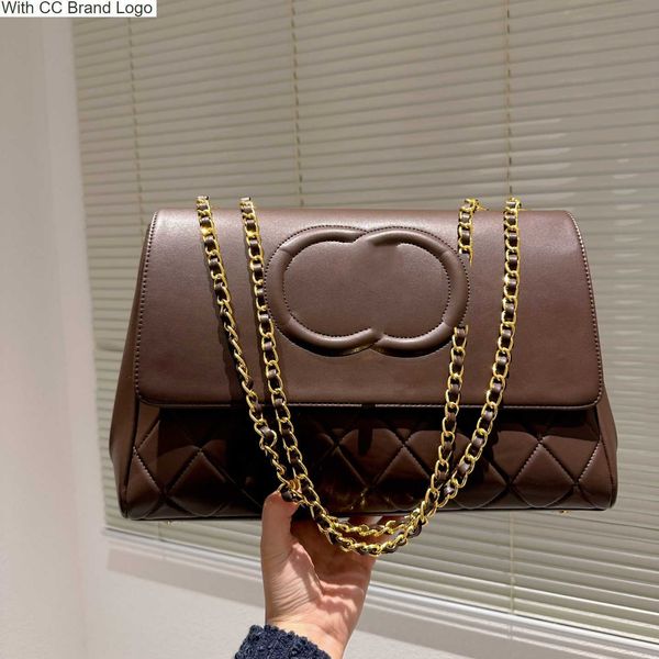 

cc brand shoulder bags women large capacity totes bags badge embroidery quilted genuine leather retro metal turn buckle hardware chain cross