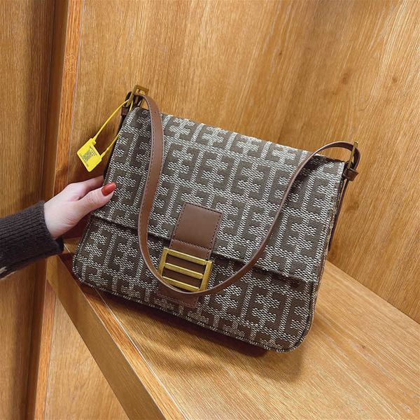 

2023 luxury women's new small square trend contrast color printing messenger shoulder baghigh