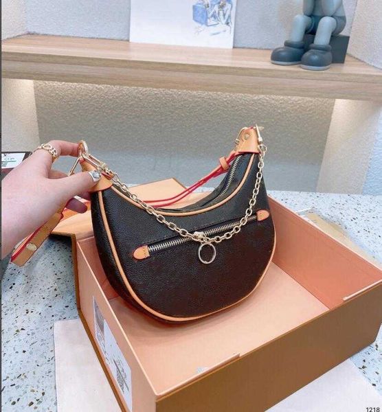 

2023 luxury brand luxury designer women luxurys designers bags round made in real leather pochette croissant handbags tijh, Black