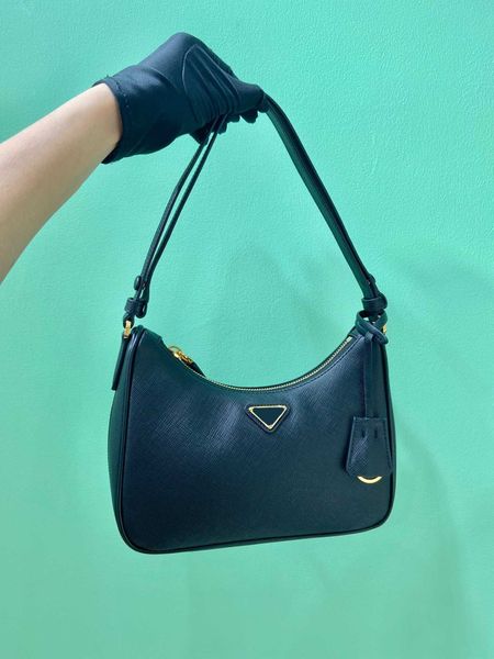 

2023 luxury new leather underarm french stick portable versatile cross patternhigh