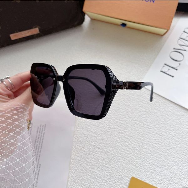 

designer sunglasses fashion summer beach glasses full frame letter rectangle designer for man woman, White;black