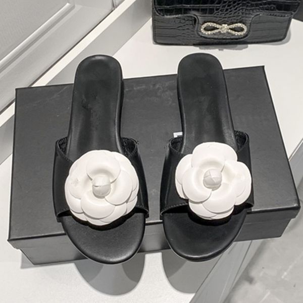 

black white cream beige camellia slide slippers 2023 summer women girl shoes gold logo buckle flat mule designer sandal beach pool leather s