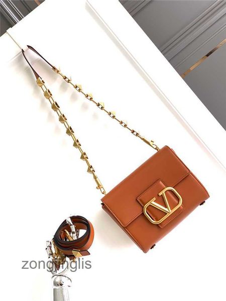 

handbags fashion classic lady women 2023 valentinoc designer buckle bag crossbody new beach bags leather rivet cowhide small handbag 12s9