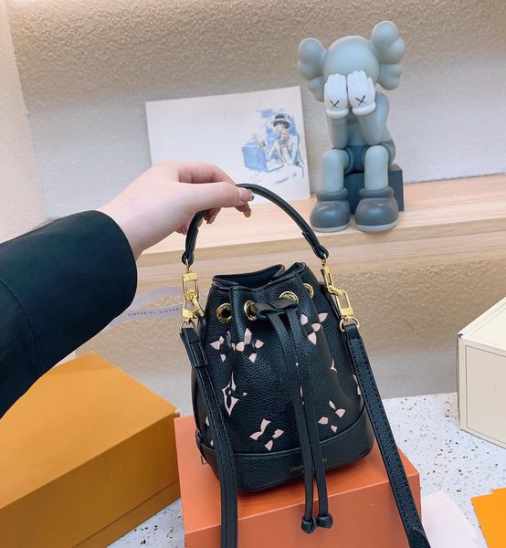 

new women's fashion bucket bag designer bag leather fashion trend