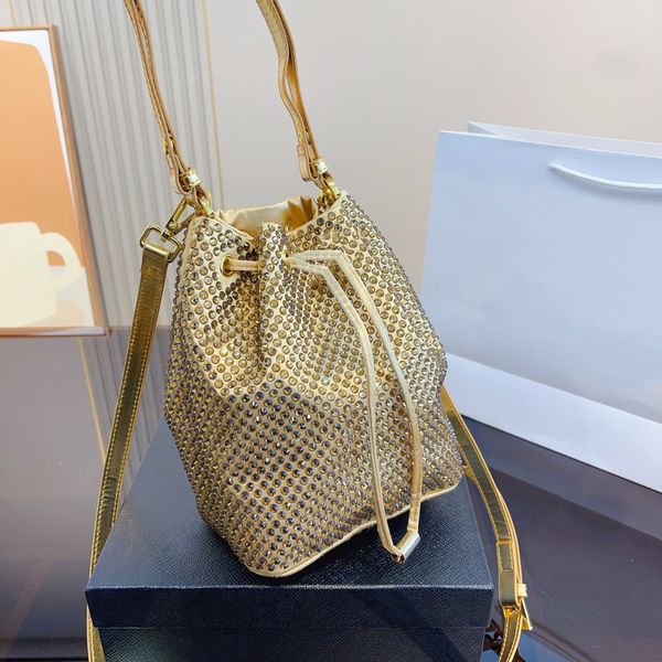 

designer gold bag shoulder tote bag fashion crossbody messenger bottega bag leather handbags shell purse cosmetic backpack totes
