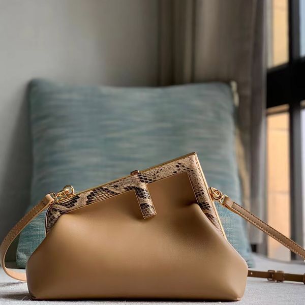 

designer handbag genuine leather clutch bag 26cm luxury crossbody bag delicate knockoff shoulder bag with box yf003