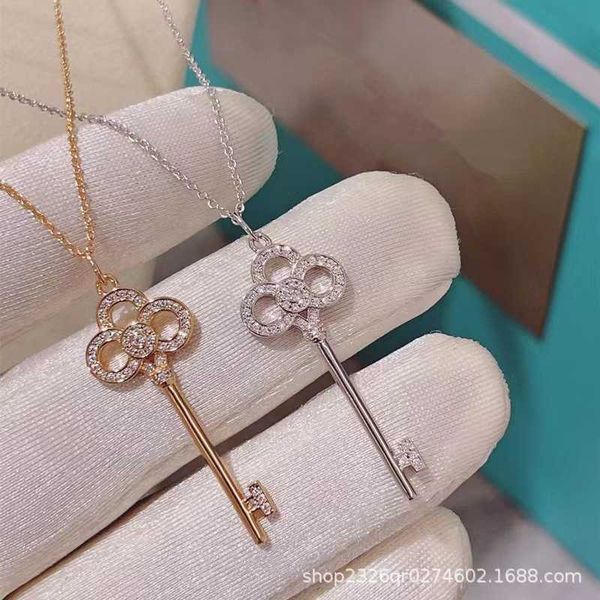 

internet celebrity high version tiffayffay key necklace female classic iris crown pendant 18k rose gold hollowed out sun flower chain, Black