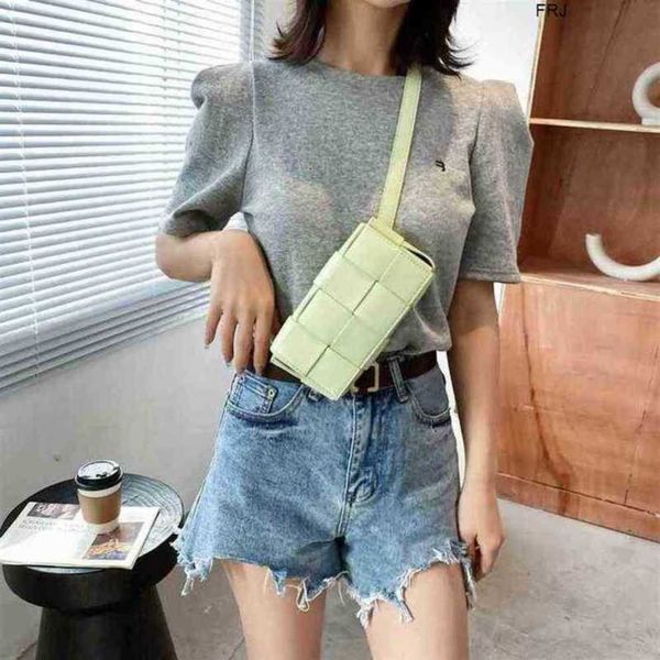 

bottegas bags designer venetas cassettes s for women leather woven design luxury brand weave waist belt 2023 trend chest p have frj 5qpz ml1