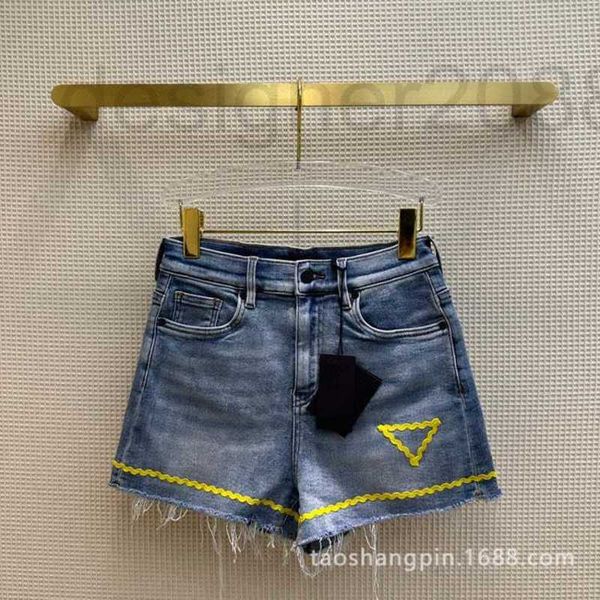 

women's shorts designer denim shorts with distressed design feel, washed raw edges, straight tube short pants, summer new women clothin, White;black