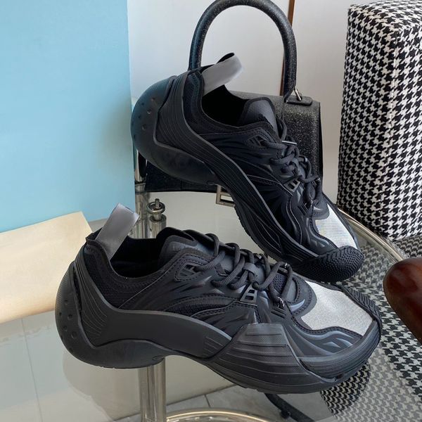 

designer shoe casual sneaker breathable reticulated upper toe cap is equipped with rubber protection designers shoes platform slide woman sn, Black