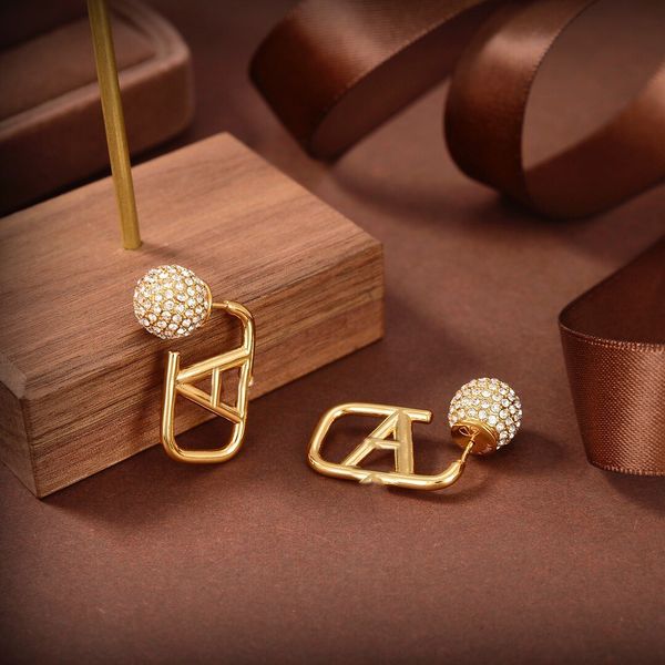 

earring designers design luxurious and atmospheric gold earring jewelry, party jewelry, wedding jewelry gift boxes for women, Golden;silver