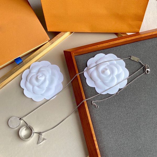 

2023 fashion new designer necklace luxury silver letter pendant necklace exquisite artiste star the same classic everything no box