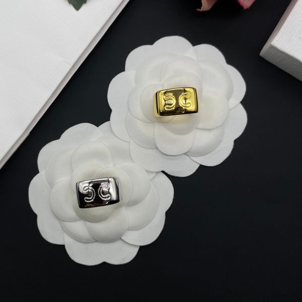 

chevaliere ring in brass with gold finifh ring extravagant 18k gold silver rose 316l stainless steel letter rings women men wedding jewelry
