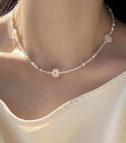

chokers trendy simple natural freshwater pearl necklace lovely daisy beads embellished with unique charm for women gargantillas co1684517, Golden;silver