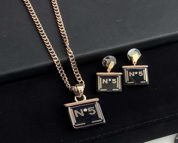 

2021 brand fashion jewelry set for women thick chain party perfume bottle choker earrings resin unique letter 5 copper chain2838254, Silver