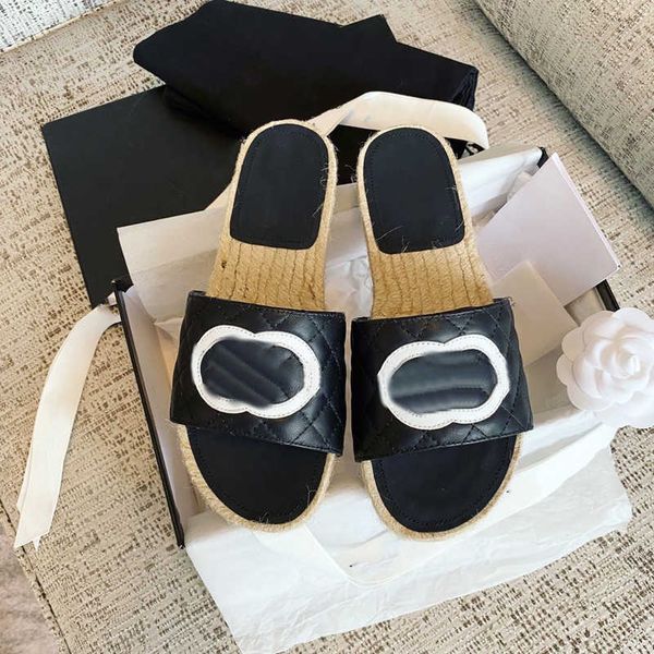 

2023 designer slippers women straw sandals quilted leather slides logo shoes slip espadrilles platform 2023 summer beach pool slide interloc, Black