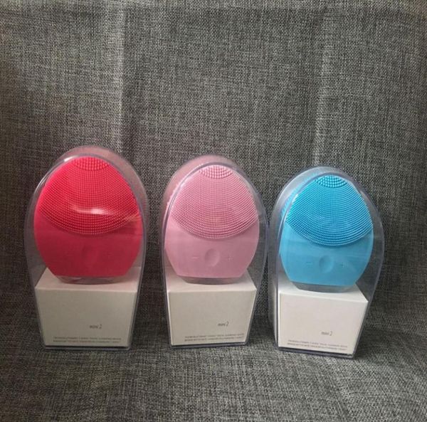 

2021 mini cleanser mini electric ultrasonic beauty clean instrument silicone waterproof cleanser pores three colors delivery6517478
