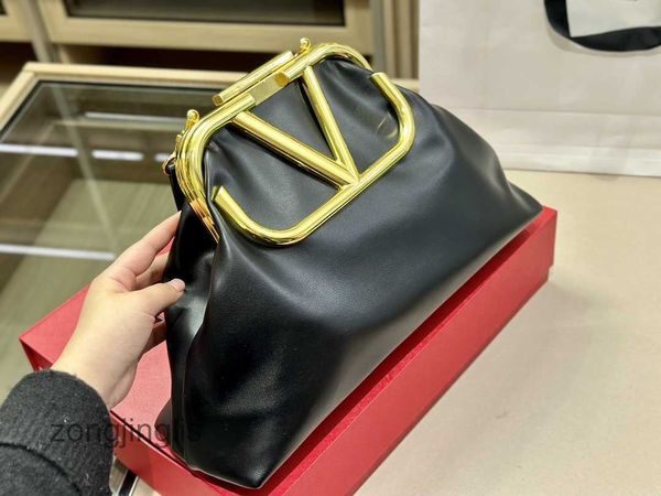 

designer valentinoc cloud bags for women lady fashion classic lady handbag fashions envelope crossbody fashions bag wtkm