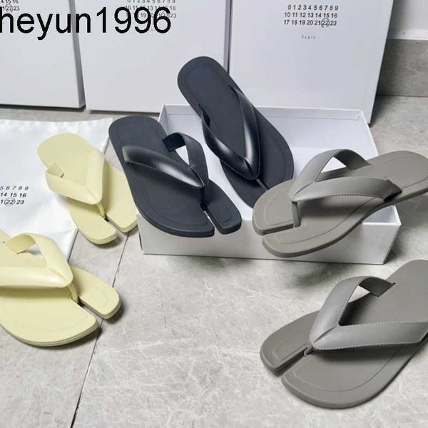 

luxury slippers summer split toe flip flops minimal margiela tong sandal 35-44 outdoor casual slip on beach slide comfort walking, Black