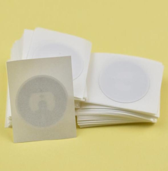 

in stock 100pcslot 25mm round epaper rfid label sticker tag1356mhz iso1443a ntag215 nfc sticker for all nfc enabled phones7389360