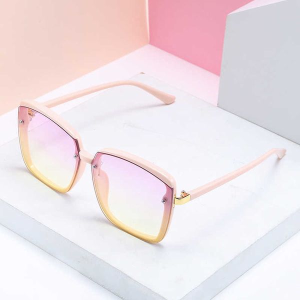 

2105 fashionable versatile women's 2019 xiaoxiangjia new sunglasses street fashion sunglasses, White;black