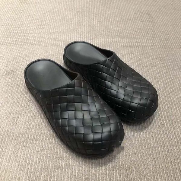 

casual shoes beebee clog slipper men ultralightweight rubber clogs with allover intreccio design luxury brand flat sandals home soft fashion, Black