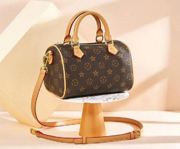 

women messenger fashion bags handbag handbags famous brown shoulder lady key lock totes duffel bags size 35cm 998889287068