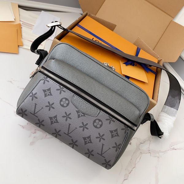 

mens m30830 duffel shoulder bag m69443 trio outdoor purse sports tote bag womens luxury handbags crossbody bags designer louvis leather clut