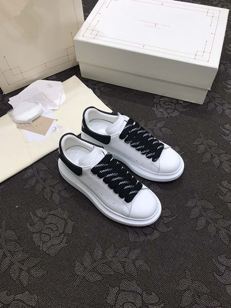 

2023 new women luxury shoes reflective sneakers designer trainers genuine leather fabric runner winter fall sneaker calfskin 0602, Black