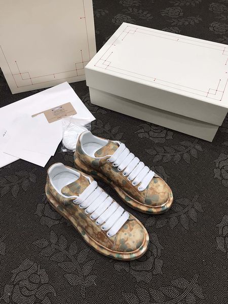 

2023 designer casual shoes classic men women calfskin shoes vintage sneakers reflective sneaker 0602, Black