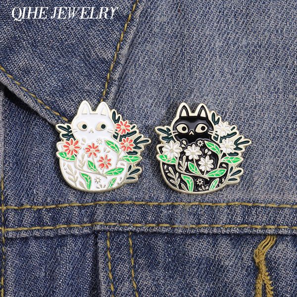 

lovely potting cat enamel pin flower kitten animals black white badge friends gift sweater jewelry lapel accessories wholesale, Gray