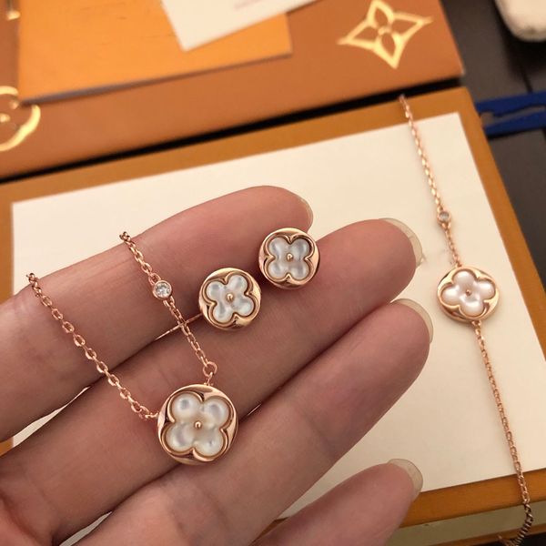 

2023 fashion new designer jewelry set luxury classic round natural white fritillary diamond luster excellent exquisite full no box, Black