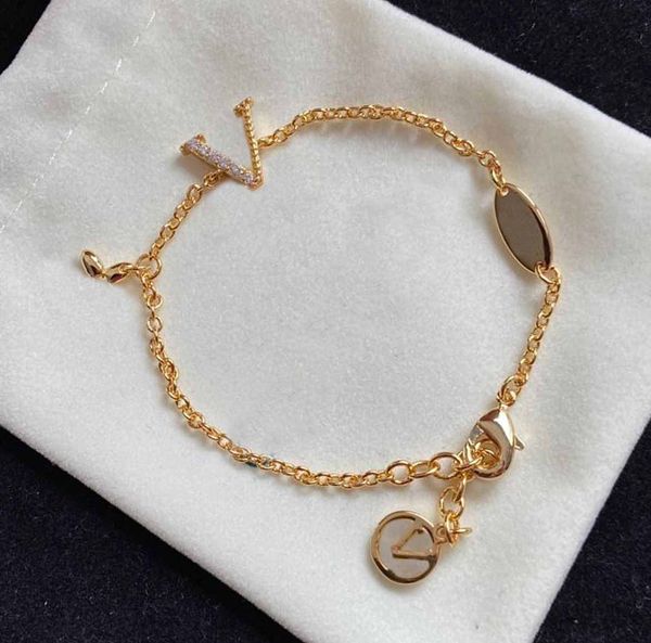 

womens brand earrings designers letter ear stud bracelet necklace 18k gold plated crystal geometric earring for wedding party jewerlry acces, Golden;silver