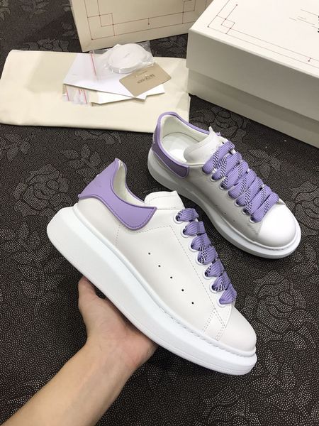

2023 new women luxury shoes reflective sneakers designer trainers genuine leather fabric runner winter fall 0602, Black