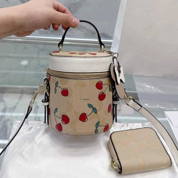 

cherry tote bag women c letter designer bag women luxurys shoulder bags mini bucket bags with purse fashion 6 style cherry pattern purse han