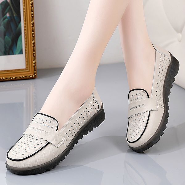 

2022 new autumn comfortable breathable women flat shoes casual shoes non-slip mother shoes hollow women shoes size 35-41, Black