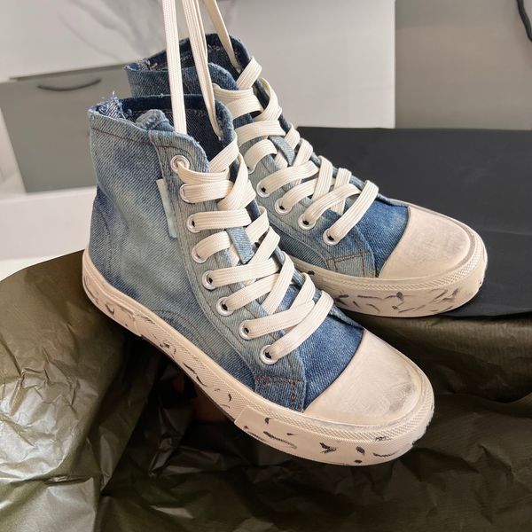 

men's paris shoes high sneakers in blue destroyed denim and rubber sneaker embossed men women vulcanized sole luxury shoe trainer 06, Black