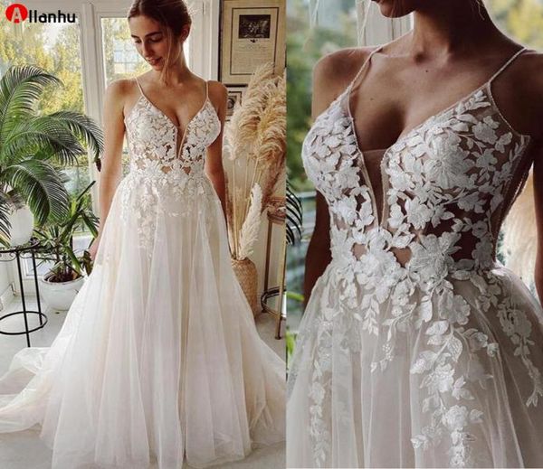 

2022 backless boho wedding dress lace appliqued summer beach robe bridal gowns spaghetti straps tulle loves outdoor lady marriage 8957184, White