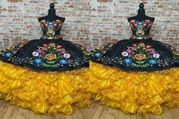 

2022 vintage black yellow quinceanera dresses mexican style flowers embroidered ruffles strapless laceup sweet 15 girls charro7712788, Blue;red
