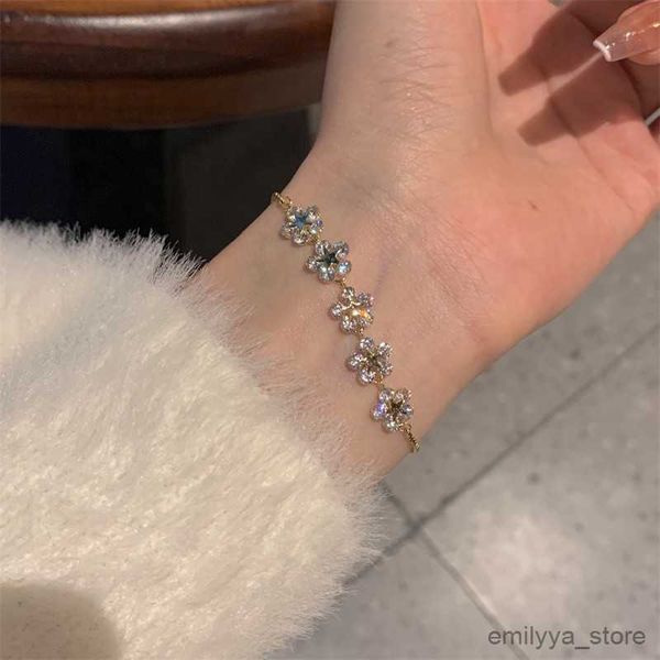 

charm bracelets new zircon flower unique design bracelet for women personality fashion bracelet wedding jewelry birthday gifts, Golden;silver